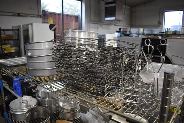 ALL ONE MONEY! Tier Lot of Various BRAND NEW Items Including Muffin Baking Pan, Round Baking Pans and Wire Bread Baskets - Image 6 of 6