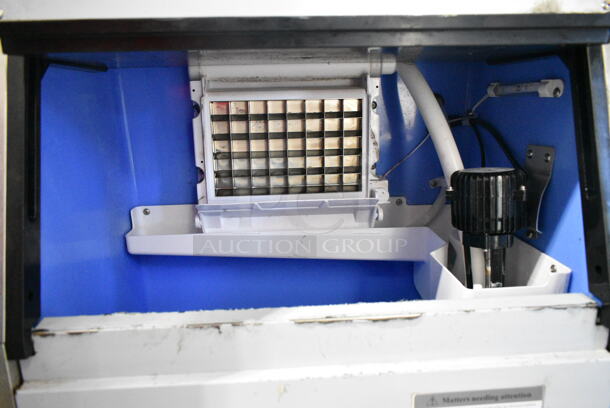 Vevor P70-508.V1 Stainless Steel Commercial Undercounter Self Contained Ice Machine. 110 Volts, 1 Phase. - Image 4 of 5
