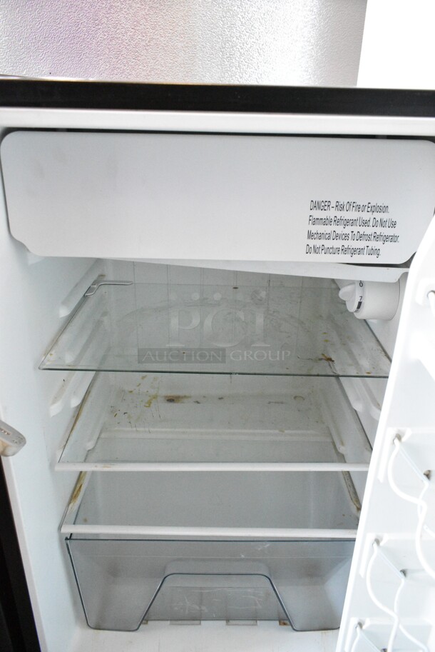 Galanz GL43S5 Metal Mini Cooler. 115 Volts, 1 Phase. Tested and Working! - Image 2 of 5