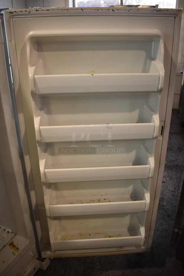 Electrolux FFFU14F2QWR Single Door Reach In Freezer. 115 Volts, 1 Phase. 30x33x62. Tested and Working! - Image 4 of 6
