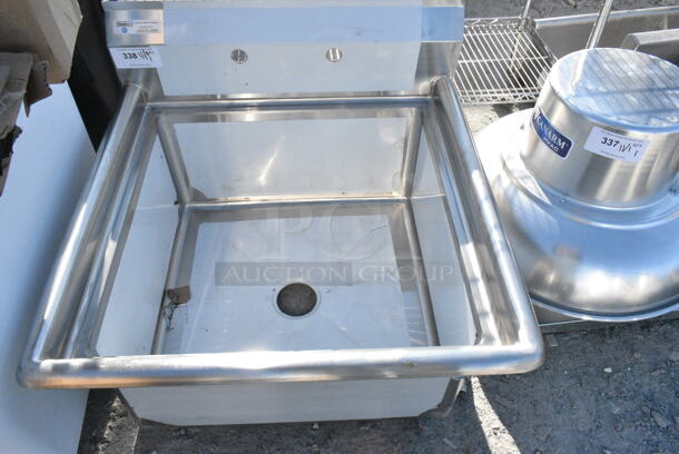BRAND NEW SCRATCH AND DENT! Steelton 522CS12424 29 1/2" 18-Gauge Stainless Steel One Compartment Commercial Sink without Drainboard - 24" x 24" x 12" Bowl. - Image 5 of 7