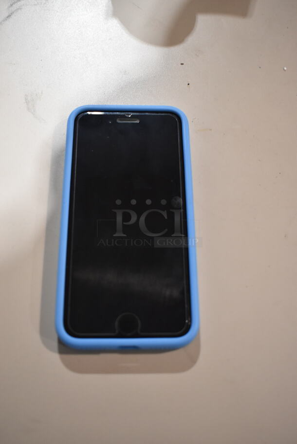 Apple iPhone 7 A1660 32 GB Smart Phone w/ FireNova Blue Case. Verizon. - Image 2 of 5