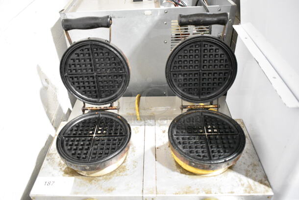 American Metalware Metal Commercial Countertop Double Waffle Maker. Tested and Working! - Image 3 of 8