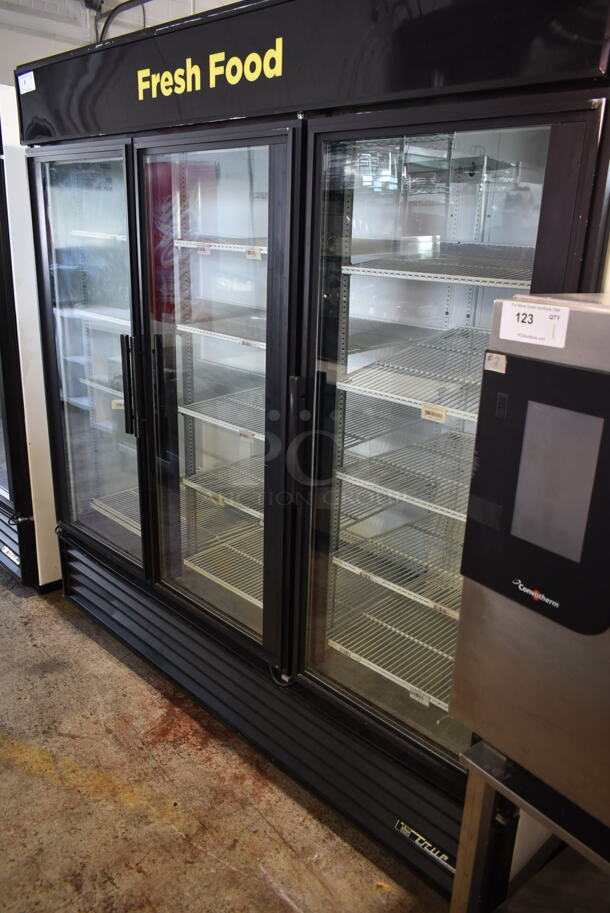 True GDM-72 Metal Commercial 3 Door Reach In Cooler Merchandiser w/ Poly Coated Racks. 115 Volts, 1 Phase. Tested and Working! - Image 2 of 9