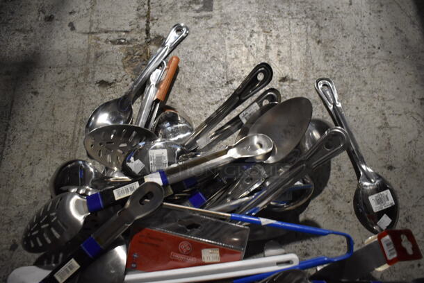 ALL ONE MONEY! Crate of Various BRAND NEW Items Including Serving Spoons and Dishers - Image 2 of 5