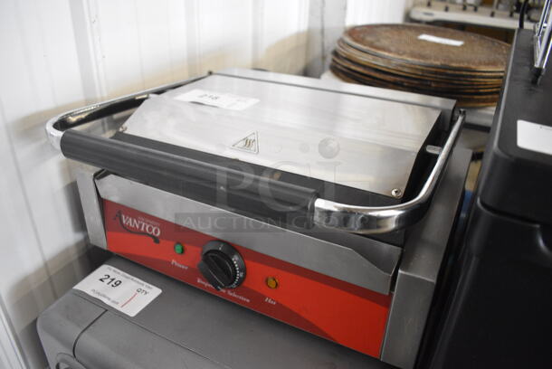 Avantco Model 77P75SG Stainless Steel Commercial Countertop Panini Press. 120 Volts, 1 Phase. 17x14x8. Tested and Working! - Image 2 of 5