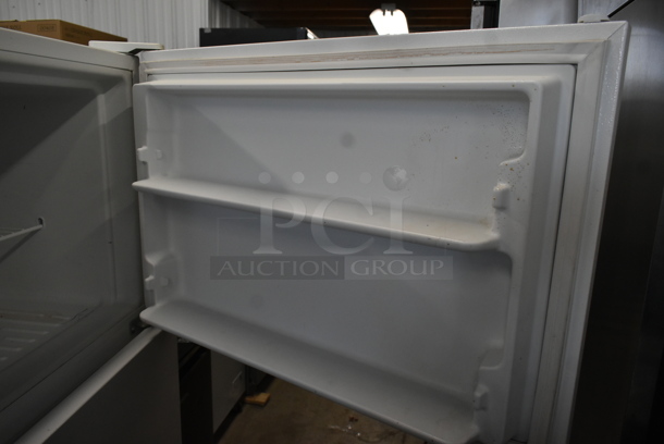 Maytag M1TXEGMYW01 Metal Cooler Freezer Combo. 115 Volts, 1 Phase. Tested and Working! - Image 3 of 6
