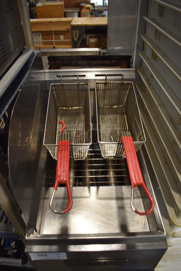 American Range Model AR-35 Stainless Steel Commercial Floor Style Natural Gas Powered Deep Fat Fryer w/ 2 Metal Fry Baskets and Side Splash Guard on Commercial Casters. 40,000 BTU. 15.5x30x49 - Image 3 of 6