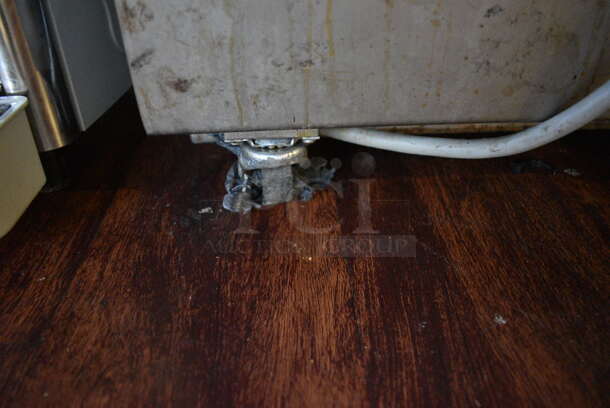 Belshaw EZ18 Stainless Steel Commercial Shortening Melter Filter on Commercial Casters. 120 Volts, 1 Phase. 20x27x25. Item Was in Working Condition on Last Day of Business. (lounge) - Image 6 of 7