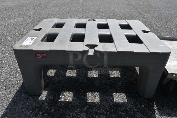 Metro Gray Poly Dunnage Rack. 30x22x12