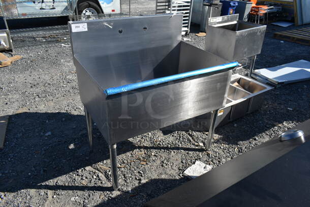 BRAND NEW SCRATCH AND DENT! Stainless Steel Commercial Single Bay Sink.