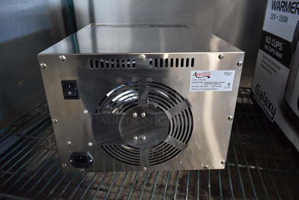 BRAND NEW SCRATCH AND DENT! Avantco 177LT06A Stainless Steel Commercial Food Dehydrator. 120 Volts, 1 Phase. Tested and Only Works On The Highest Heat Setting.
 - Image 9 of 10
