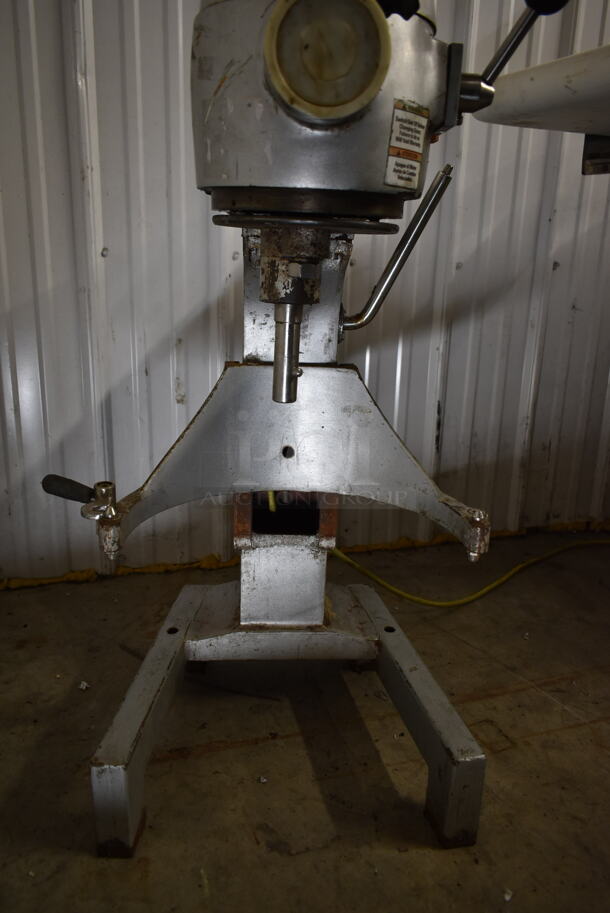 Hebvest SM30HD/7301 Metal Commercial Countertop 30 Quart Planetary Mixer. 110 Volts, 1 Phase. Tested and Working! - Image 5 of 7