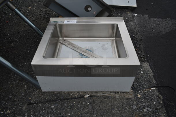 BRAND NEW SCRATCH AND DENT! Regency 600SM16206 Stainless Steel Commercial Ice Bin. No Legs. - Item #1074818