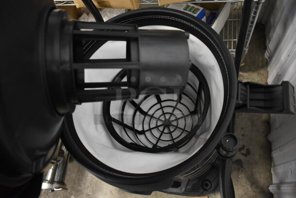 BRAND NEW SCRATCH AND DENT! 2021 Lavex 944BJ14126G Vacuum. 110-120 Volts, 1 Phase. Tested and Working! - Image 4 of 6