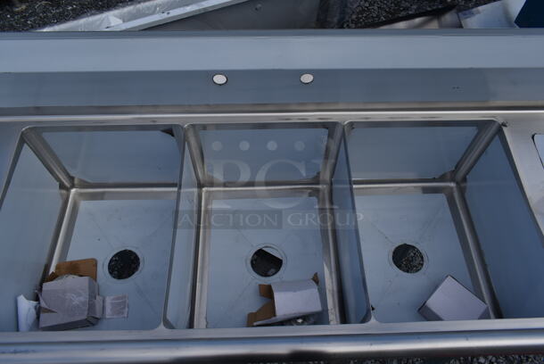 BRAND NEW SCRATCH AND DENT! Steelton 522CS31620LR Stainless Steel Commercial 3 Bay Sink w/ Dual Drain Boards. Bays 16x20. Drain Boards 16x22.  - Image 2 of 5