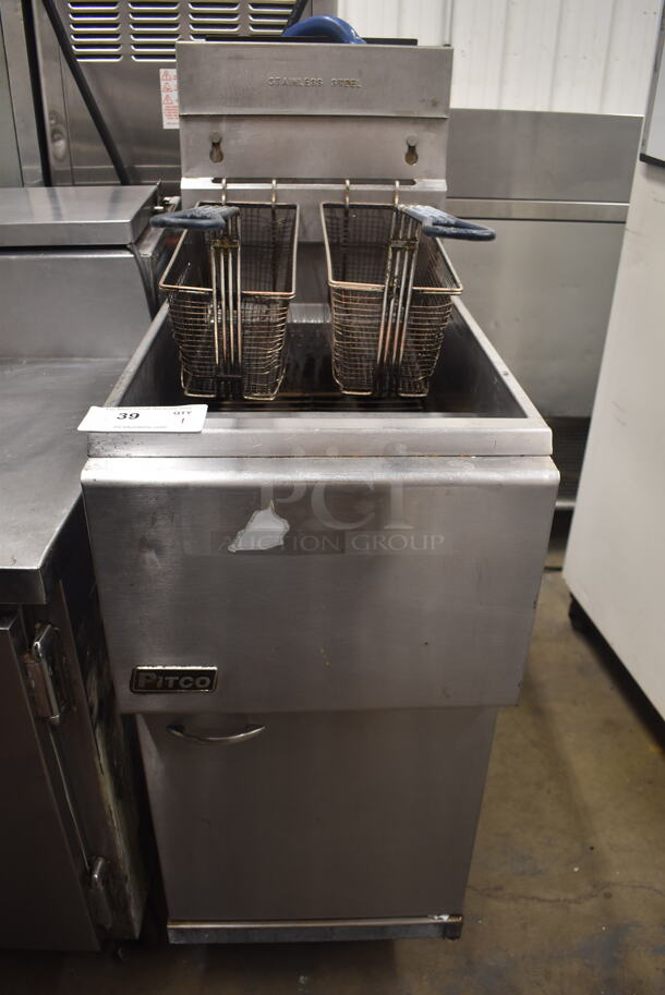 Pitco 45C+SS Commercial Stainless Steel Natural Gas Floor Fryer With 2 Fryer Baskets On Commercial Casters. 122,000 BTU. 