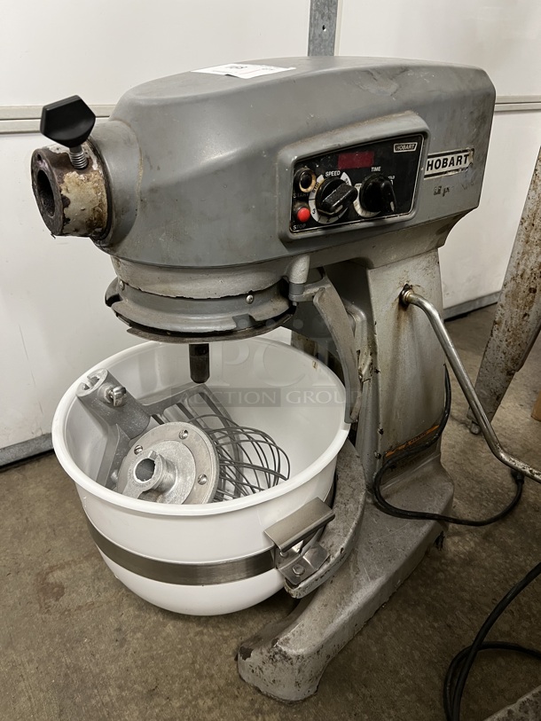 Hobart Legacy HL200 Metal Commercial Countertop 20 Quart Planetary Dough Mixer w/ Mixing Bowl, Paddle and Whisk Attachments. 115 Volts, 1 Phase. 15x22x29. Tested and Working!