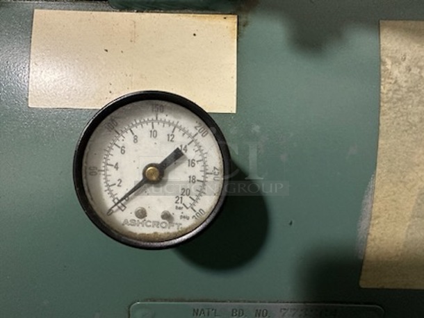 Champion HR7-12 Metal Commercial Floor Style 7.5 HP 120gal Horizontal Tank Simplex Air Compressor. BUYER MUST REMOVE. - Image 4 of 9