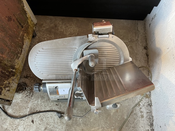 Hobart Model 2912 Stainless Steel Commercial Countertop Meat Slicer w/ Blade Sharpener. 115 Volts, 1 Phase. 27x23x28. Tested and Working! - Image 8 of 8