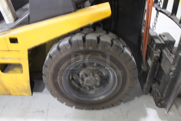 TCM FG20 Metal Commercial Propane Gas Powered Riding Forklift. Hours Read 1,550. BUYER MUST REMOVE: This Item CANNOT Be Transported; Must Pick Up By Appointment Only Approximately 1 Week After Auction Ends; Forklift Will Be Used During Pick Up Day. - Image 8 of 12