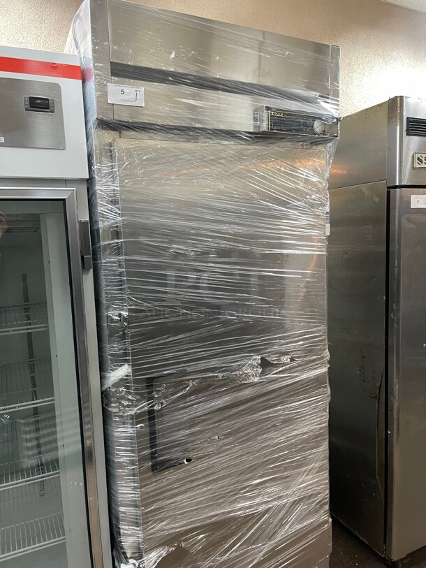 Working! Amazing! True Full Height Insulated Mobile Heated Cabinet w/ (1) Rack Capacity, 208-230v/1ph NSF Tested and Working! Maintaining 140 to 180 degrees Fahrenheit - Image 4 of 6