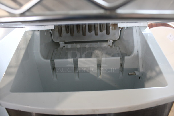 EdgeStar Model IP210SS Chrome Finish Countertop Ice Machine. 115 Volts, 1 Phase. 12x14x15 - Image 4 of 6