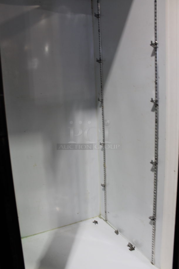 Imbera VRO43 ENERGY STAR Metal Commercial 2 Door Reach In Cooler Merchandiser. 115 Volts, 1 Phase. Tested and Powers On But Does Not Get Cold - Image 5 of 9