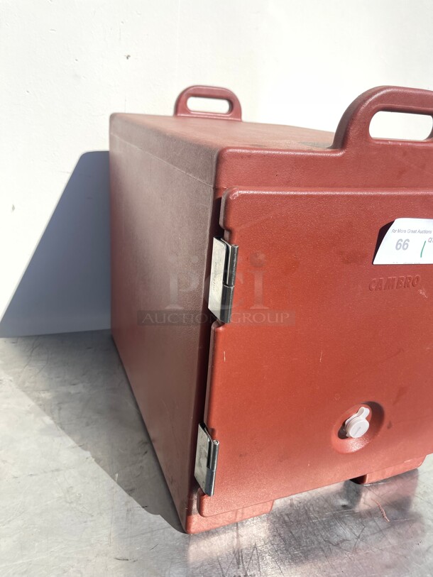 Cambro Ultra Pan Carrier® Black Front Loading Insulated Food Pan Carrier - 4 Full-Size Pan Max Capacity - Image 5 of 8