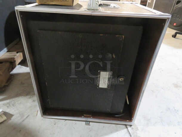 One Peavey Speaker In Case. #Future 12. - Image 3 of 4