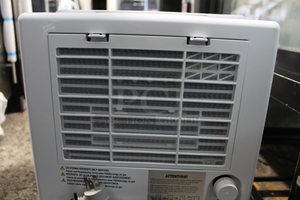 BRAND NEW SCRATCH AND DENT! Black & Decker BDT50WT 50 Pint Dehumidifier with Continuous Drain. 115 Volts, 1 Phase. Tested and Working! - Image 7 of 7