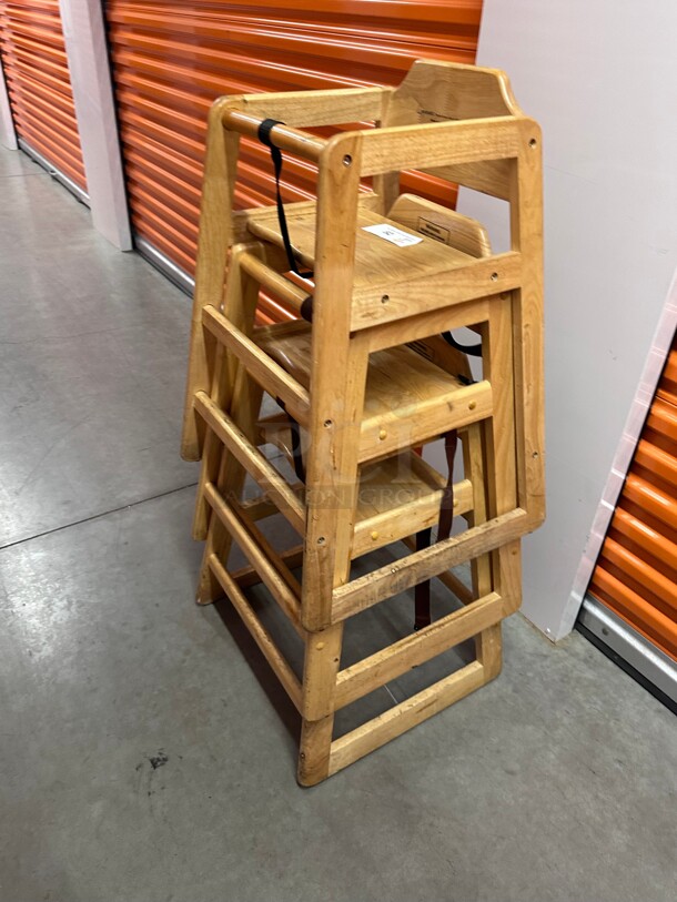 Clean! Winco CHH-104 28 inch Stackable Wood High Chair w/ Waist Strap, Maple - Image 5 of 8