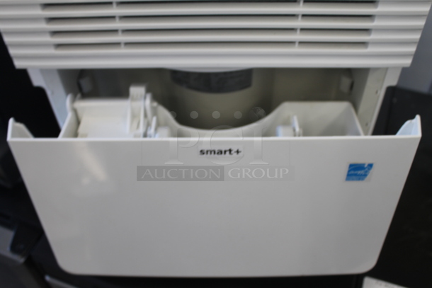 BRAND NEW SCRATCH AND DENT! Smart+ D-40ES Metal 40 Pint Energy Efficient Direct Drain Dehumidifier 115 Volts, 1 Phase. Tested and Working! - Image 4 of 7