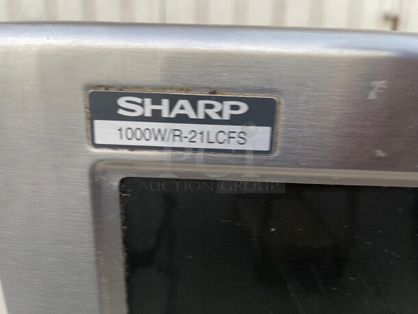 Working! Sharp R-21LCFS 1000w Commercial Heavy Duty Microwave w/ Dial Control, 120v NSF Tested and Working! - Image 4 of 10