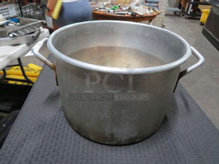 One Aluminum Stock Pot. 14X7