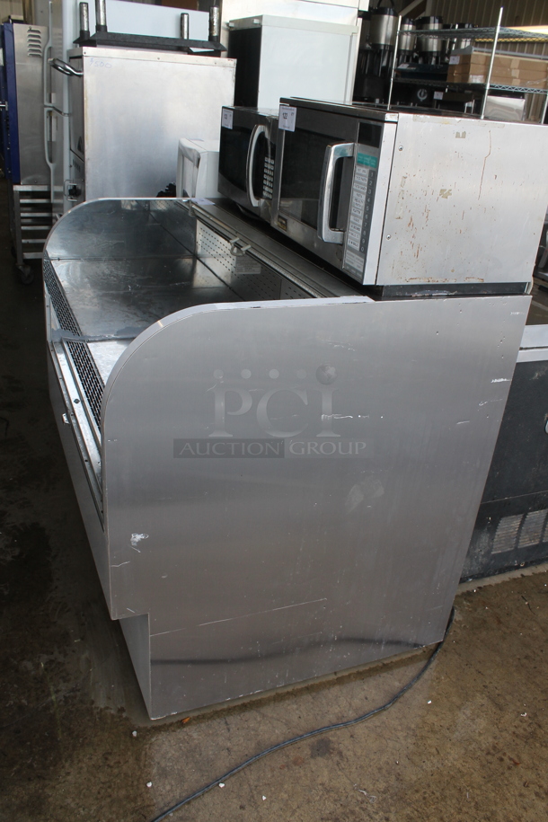 QBD CLDS 4239 Metal Commercial Open Grab N Go Merchandiser. 120 Volts, 1 Phase. Tested and Powers On But Does Not Get Cold - Image 2 of 5