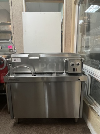 Frymaster 30 Gallon Natural Gas Commercial Manual Tilt Braising Pan / Tilt Skillet NSF Temprature range 100-450 degrees F  93,000 BTU  Tested and Working! 