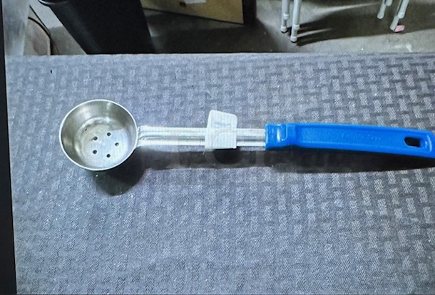 NEW Vollrath Stainless Steel 2oz Perforated Spoodle. 5XBID - Image 1 of 1