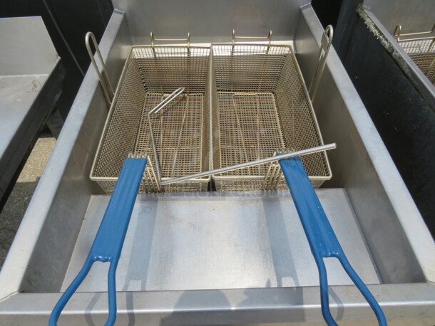 One SS Pico Natural Gas Deep Fryer With 2 Baskets. 20X34X47 - Image 3 of 3