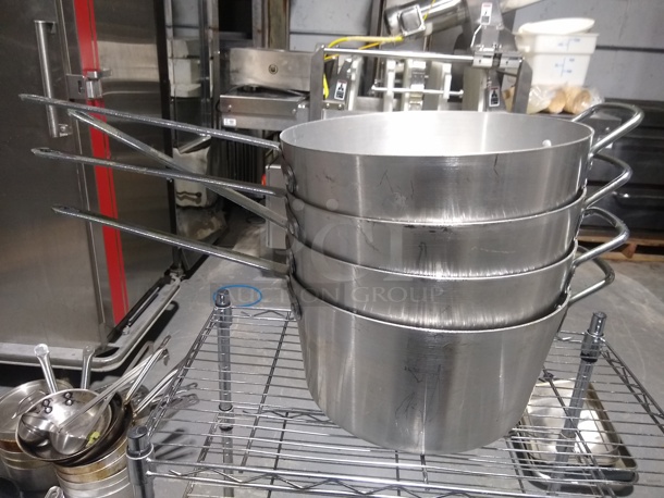 Choice 10 Qt. Tapered Aluminum Sauce Pan with Handle

 - Image 3 of 5