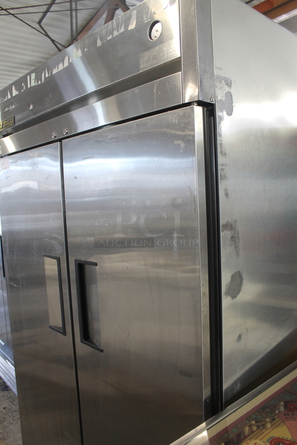 2012 True TG2R-2S ENERGY STAR Stainless Steel Commercial 2 Door Reach In Cooler w/ Poly Coated Racks on Commercial Casters. 115 Volts, 1 Phase. Tested and Working! - Image 4 of 8