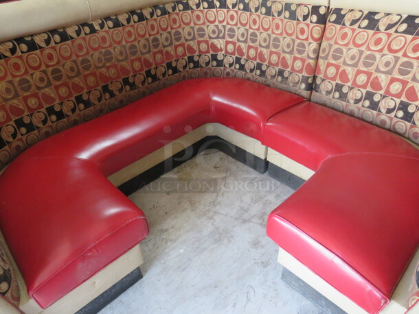 One AWESOME VIP Corner Red/Black Cushioned Booth. 85X85X45 - Image 3 of 4