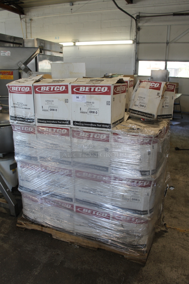 PALLET LOT of 40 Boxes of 4 NEW Jugs of Betco pH7Q Ultra One Step Disinfectant Jugs. 40 Times Your Bid! - Image 2 of 4
