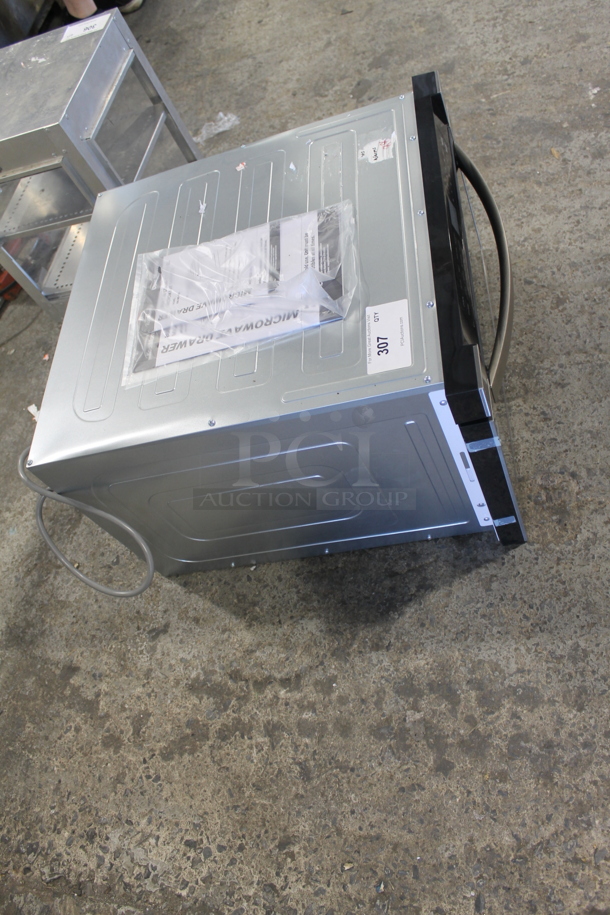 BRAND NEW SCRATCH AND DENT! 2023 KoolMore KM-MD-1SS Stainless Steel Commercial Microwave Oven Drawer. 120 Volts, 1 Phase. Tested and Working! - Image 2 of 8