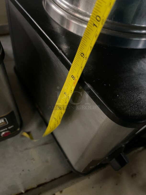 Server FSPW-SS  Supreme 48 oz. Pouched Product Warmer / Merchandiser with Pump - 120V, 517W Tested and Working! - Image 9 of 9