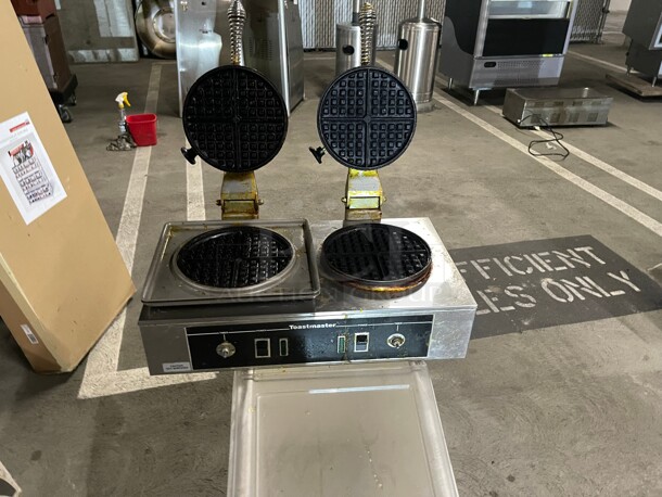 TOASTMASTER DOUBLE COMMERICAL WAFFLE IRON NSF 115 Volt Tested and Working! - Image 9 of 9