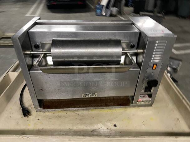 Clean! APW Wyott M-83 Conveyor Type Contact Grill Toaster 1600 Watts 220 Volt 1 Phase NSF Tested and Working! - Image 2 of 8