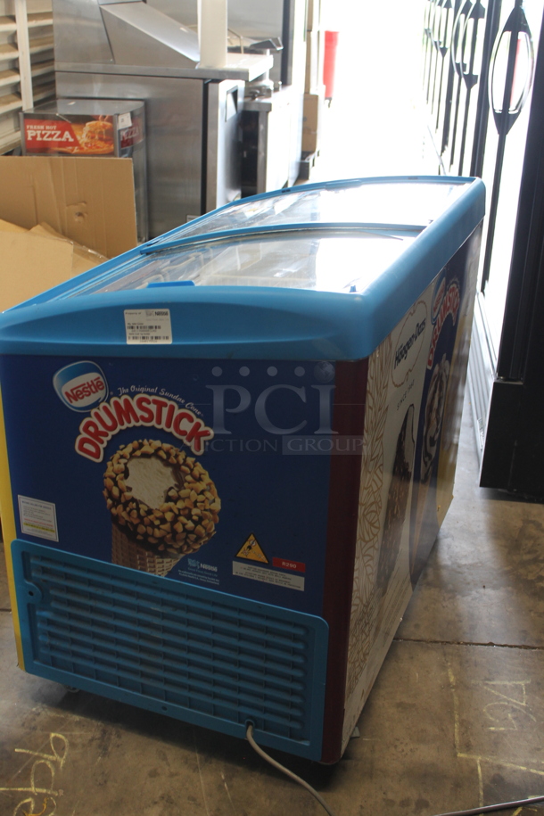 Metal Commercial Floor Style Novelty Ice Cream Freezer Merchandiser w/ Poly Coated Baskets on Commercial Casters. Tested and Working! - Image 6 of 6