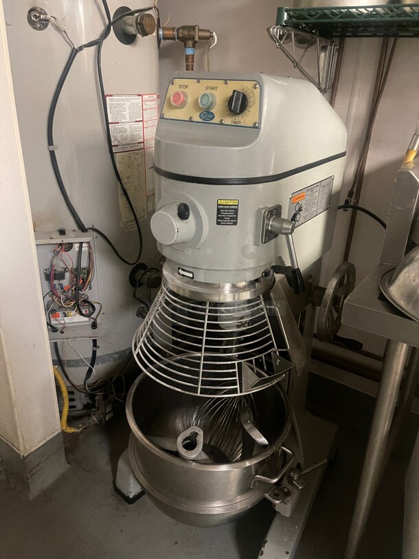 WOW! Globe SP40 40 qt. 3 Speed Floor Mixer w/Bowl Guard | 2 HP - Image 1 of 10