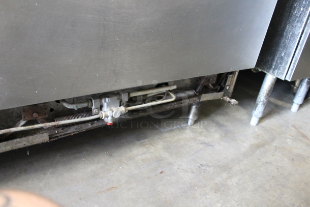 Vulcan Stainless Steel Commercial Natural Gas Powered 6 Burner Range w/ Flat Top, 2 Ovens, Over Shelf and Back Splash.  - Image 7 of 11